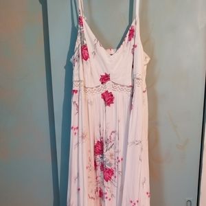 Torrid white floral maxi dress